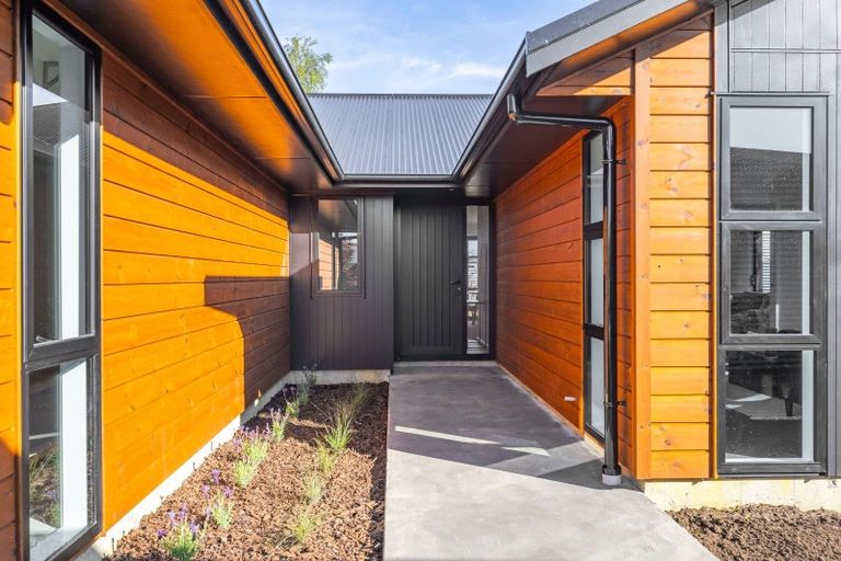 Photo of property in 7 Chisholm Place, Carterton, 5713