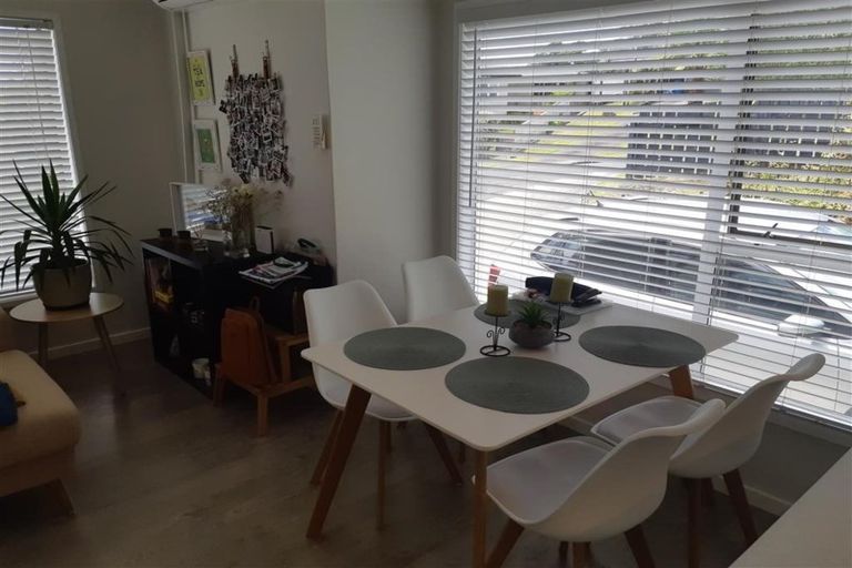 Photo of property in 1/28 Acacia Road, Torbay, Auckland, 0632