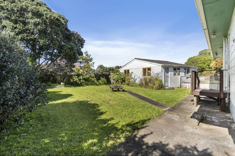 Photo of property in 2 Witla Court, Mangere Bridge, Auckland, 2022