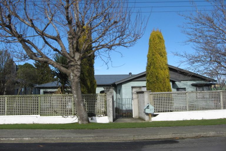 Photo of property in 27 Home Street, Winton, 9720
