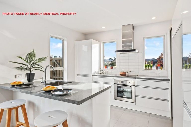 Photo of property in 58 Shillingford Boulevard, Rolleston, 7615