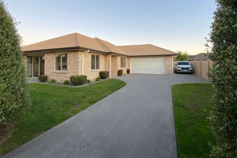 Photo of property in 17 Coles Cove, Papamoa Beach, Papamoa, 3118