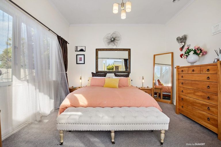 Photo of property in 25 Daniel Street, Martinborough, 5711