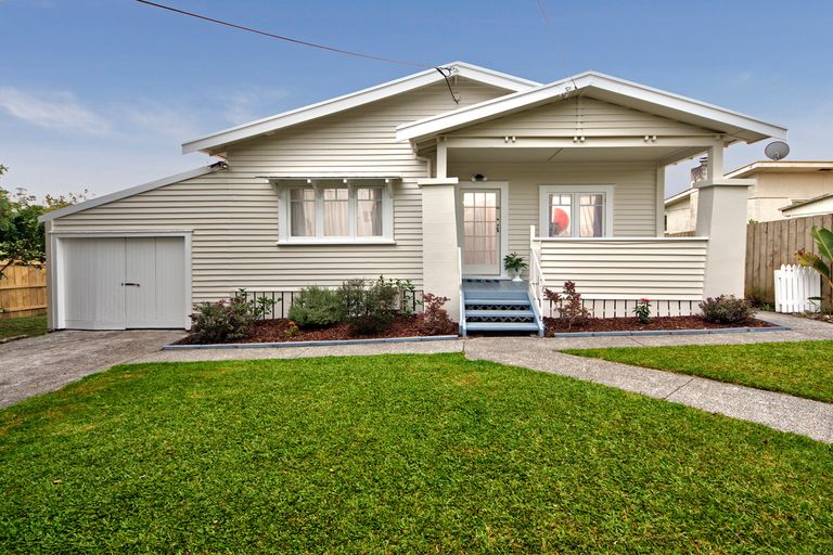 Photo of property in 53 Woodglen Road, Glen Eden, Auckland, 0602