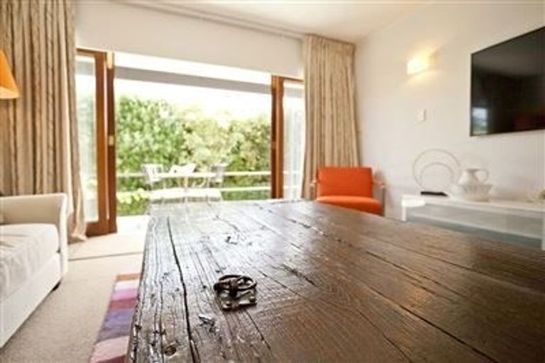 Photo of property in 3/29 Pupuke Road, Takapuna, Auckland, 0622