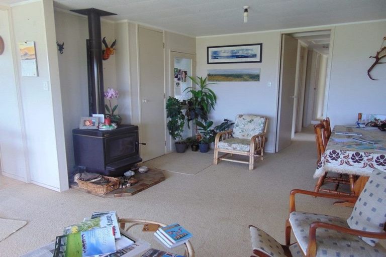 Photo of property in 44b Crosland Road, South Head, 0874