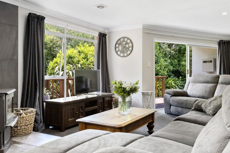 Photo of property in 72 Ridgetop Way, Oruanui, Taupo, 3384