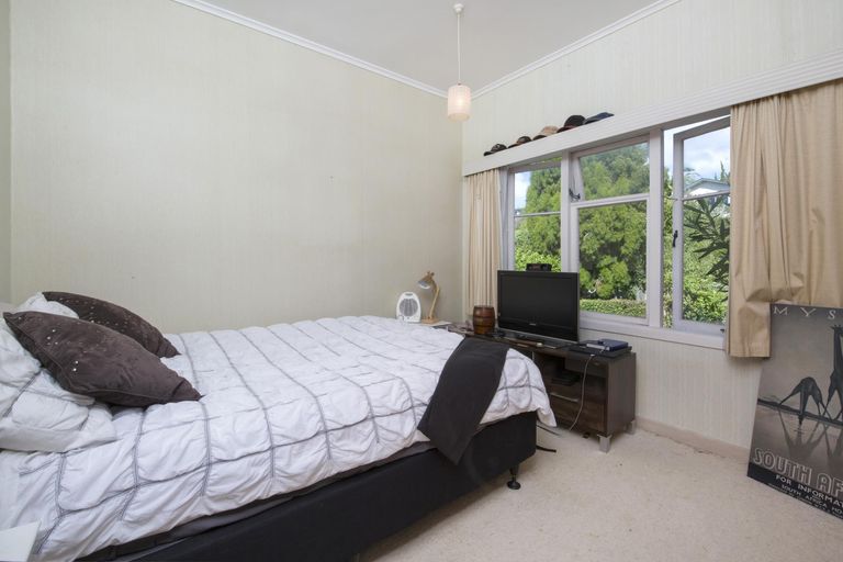 Photo of property in 6 Fenton Terrace, Cockle Bay, Auckland, 2014