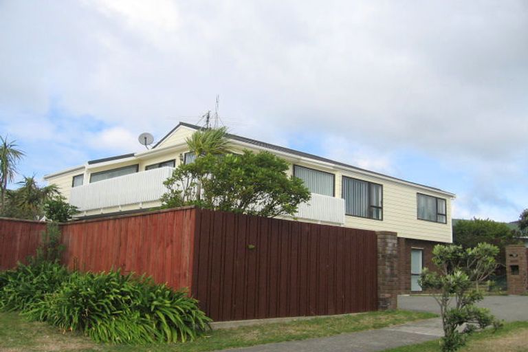 Photo of property in 44 Kaikoura Street, Maupuia, Wellington, 6022