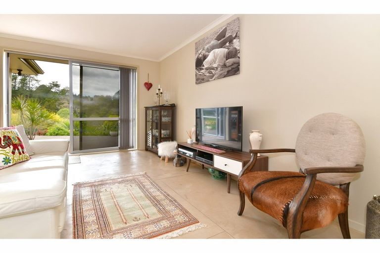 Photo of property in 24 Puhoi Close, Puhoi, Warkworth, 0994