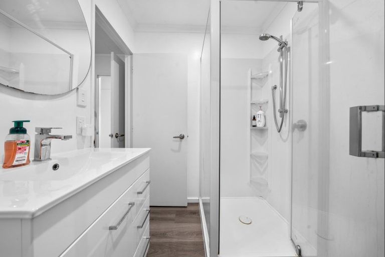 Photo of property in 89b Poplar Grove, Whalers Gate, New Plymouth, 4310