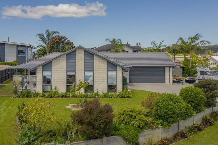 Photo of property in 20 Aquila Drive, Whitianga, 3510