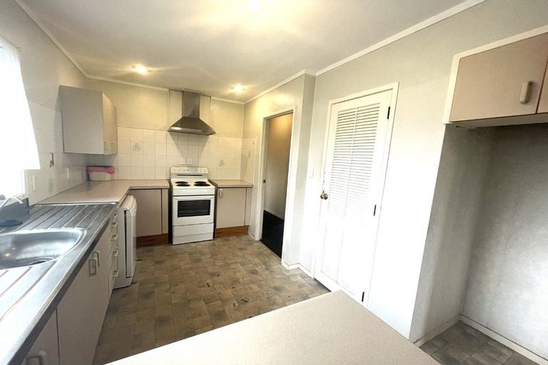 Photo of property in 35 Kirby Street, Glendene, Auckland, 0602