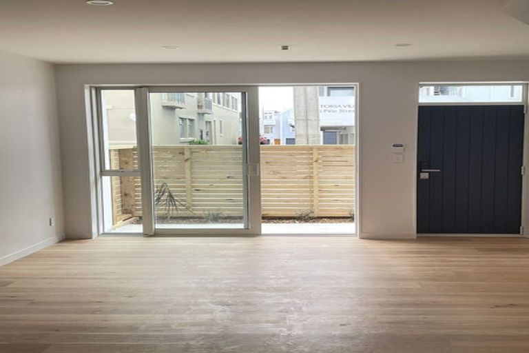 Photo of property in 5/30 Pirie Street, Mount Victoria, Wellington, 6011