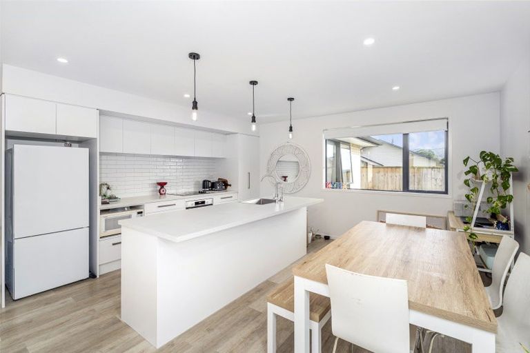 Photo of property in 31 Palm Drive, Whitianga, 3510