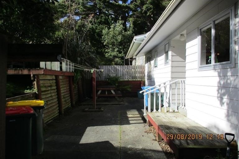 Photo of property in 3 Spruce Grove, Ranui, Porirua, 5024