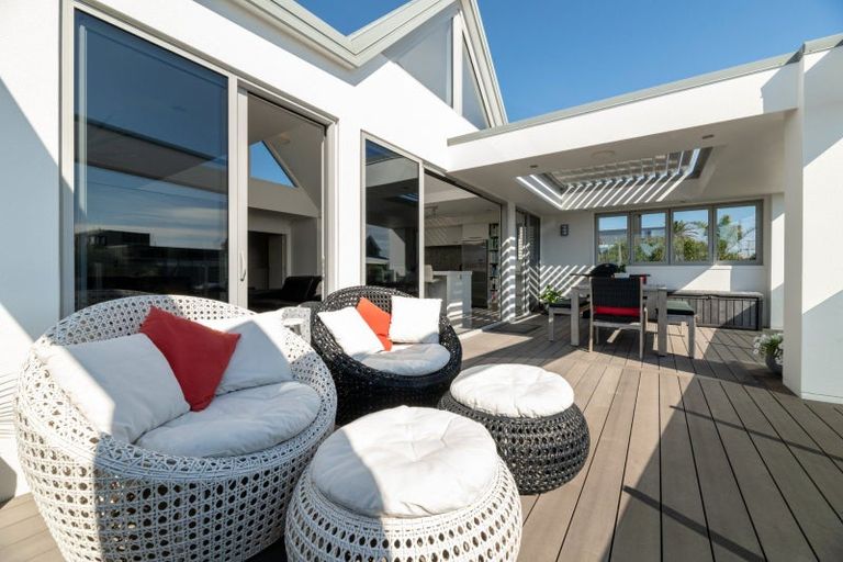 Photo of property in 116 Karewa Parade, Papamoa Beach, Papamoa, 3118