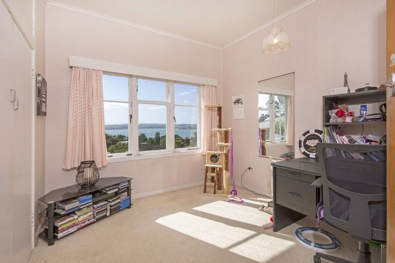 Photo of property in 6 Fenton Terrace, Cockle Bay, Auckland, 2014