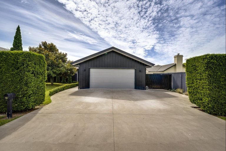 Photo of property in 16 Napier Street, Jervoistown, Napier, 4112