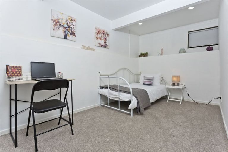 Photo of property in 12 Seaton Road, Murrays Bay, Auckland, 0630