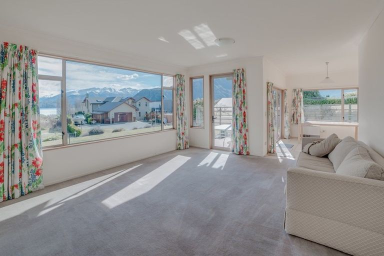 Photo of property in 6 Baker Grove, Wanaka, 9305