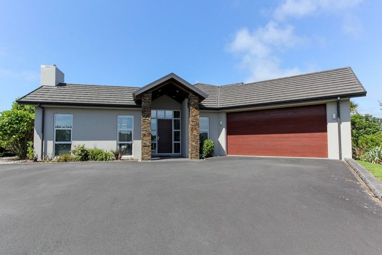 Photo of property in 4 Links Drive, Waiwhakaiho, New Plymouth, 4312