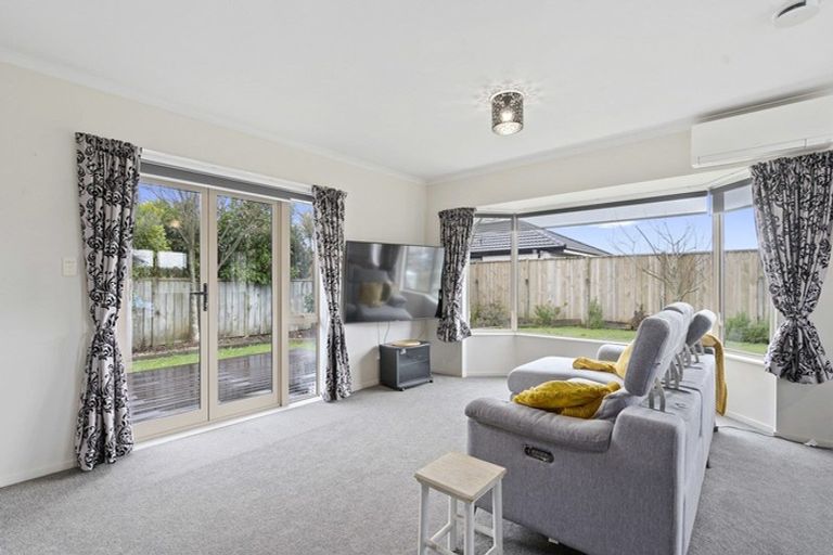 Photo of property in 10 Estate Grove, Inglewood, 4330