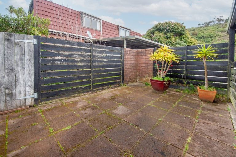 Photo of property in 62 Churton Drive, Churton Park, Wellington, 6037