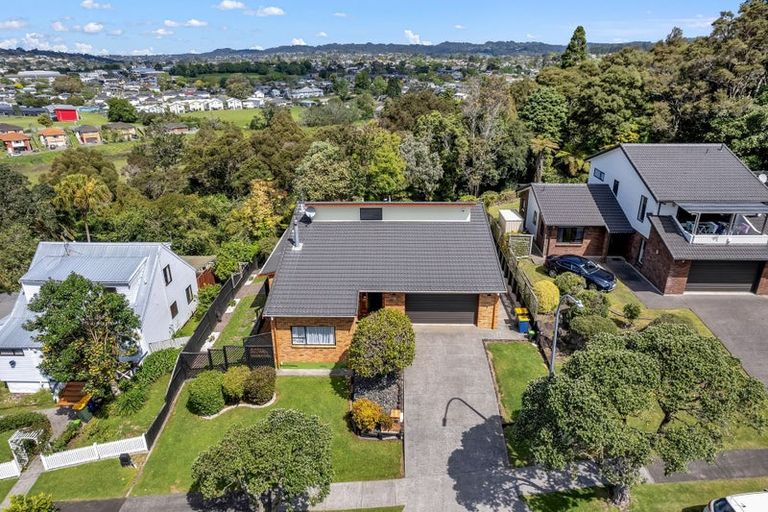 Photo of property in 64 Rhinevale Close, Henderson, Auckland, 0612