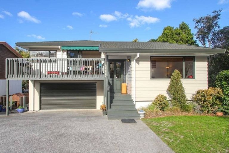 Photo of property in 10d Elliston Crescent, Stanmore Bay, Whangaparaoa, 0932