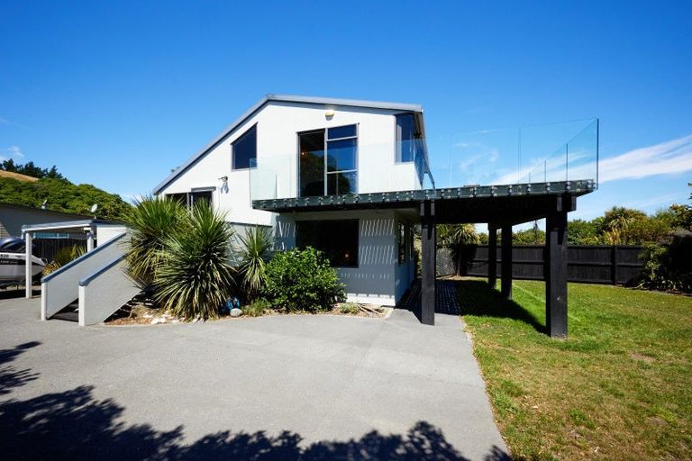 Photo of property in 17 Kotare Place, South Bay, Kaikoura, 7300