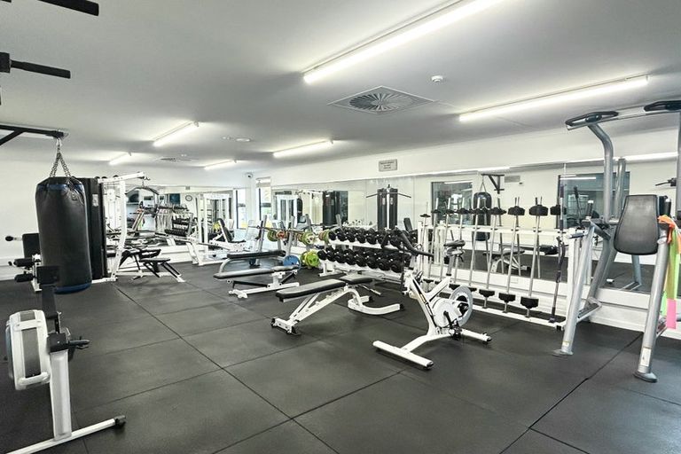 Photo of property in 5 Millpark Place, Northwood, Christchurch, 8051