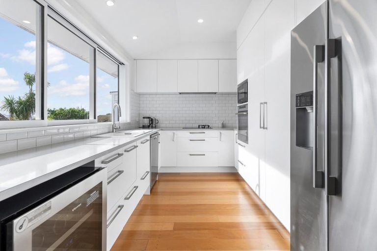 Photo of property in 1/11 Marine Parade, Herne Bay, Auckland, 1011