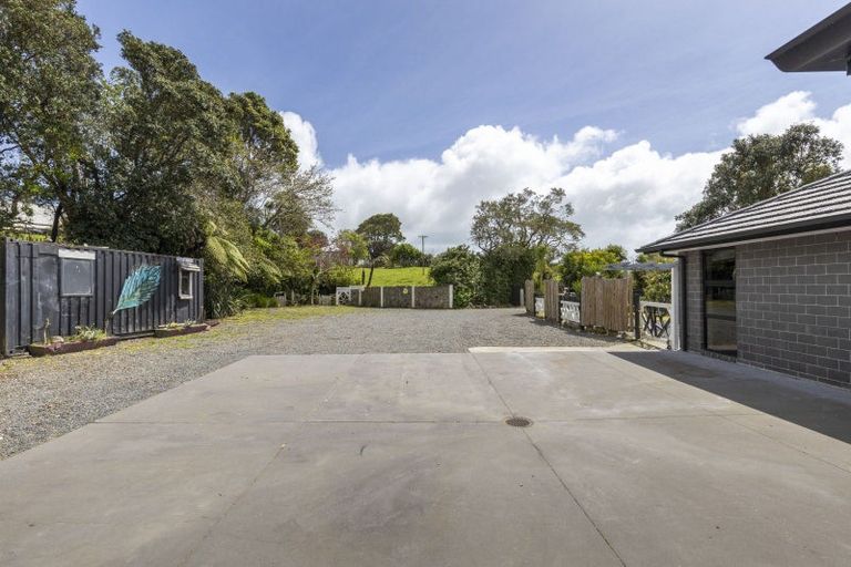 Photo of property in 1402 Devon Road, Brixton, Waitara, 4382