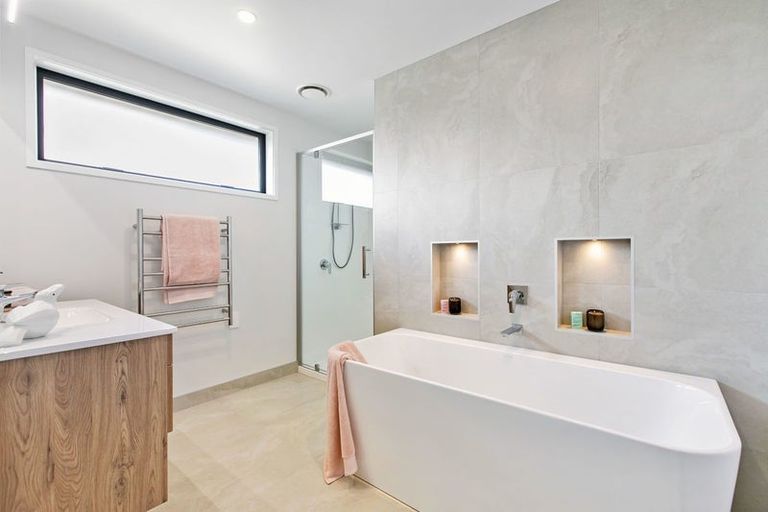 Photo of property in 2 Walter Lawry Road, Paerata, Pukekohe, 2124