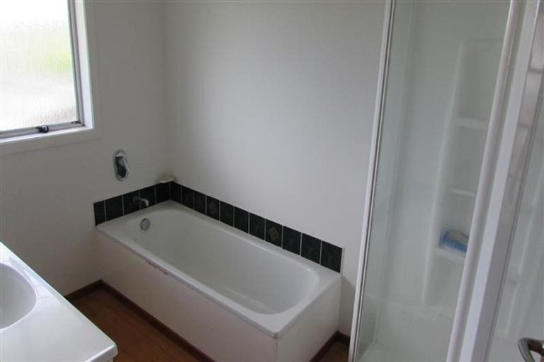 Photo of property in 63 Tiroroa Avenue, Te Atatu South, Auckland, 0610