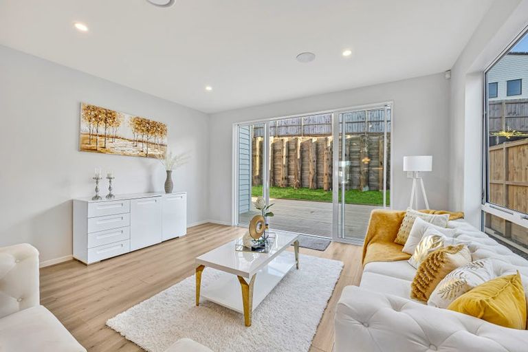 Photo of property in 40 Drumnaconagher Road, Flat Bush, Auckland, 2019