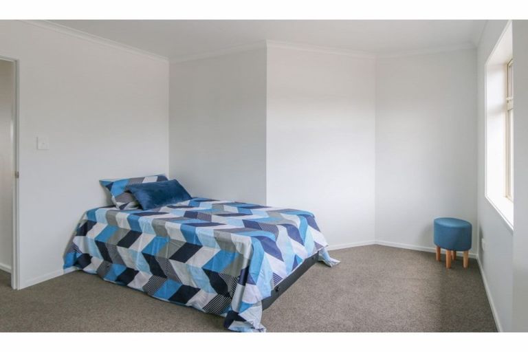 Photo of property in 8 Waitaha Close, Orewa, 0931