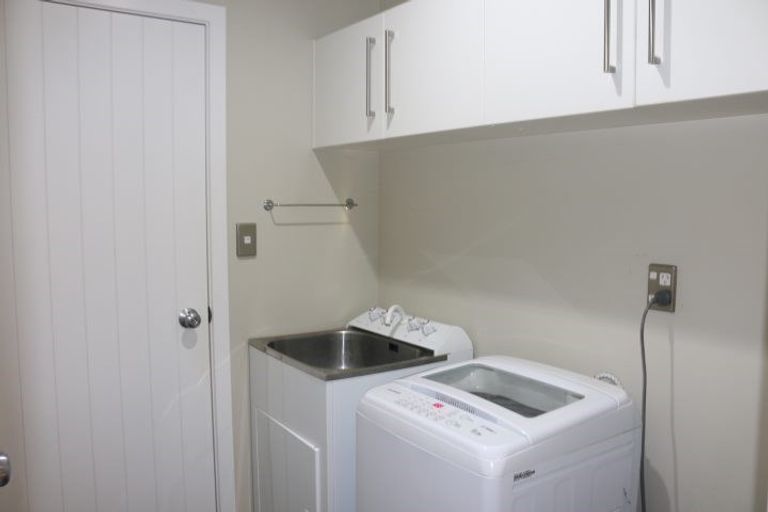 Photo of property in 65a Rosalie Terrace, Kelvin Grove, Palmerston North, 4414