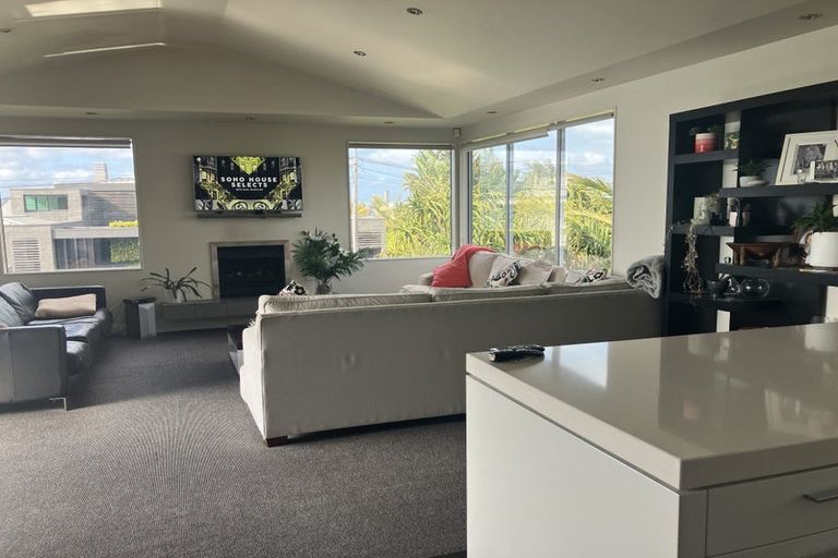 Photo of property in 34 Beach Road, Castor Bay, Auckland, 0620