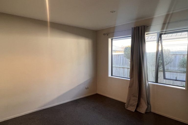 Photo of property in 72 Shillingford Boulevard, Rolleston, 7615