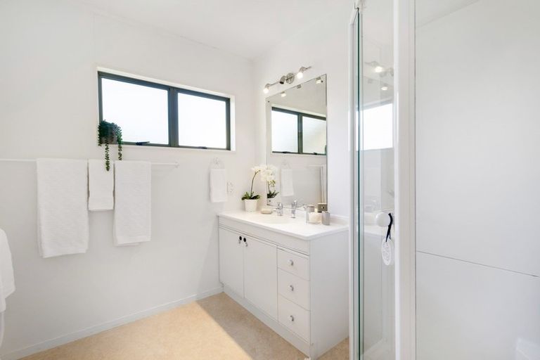 Photo of property in 19 Tiri Road, Manly, Whangaparaoa, 0930