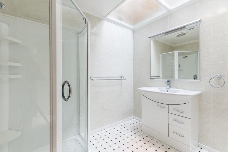 Photo of property in 70 Kings Crescent, Hutt Central, Lower Hutt, 5010