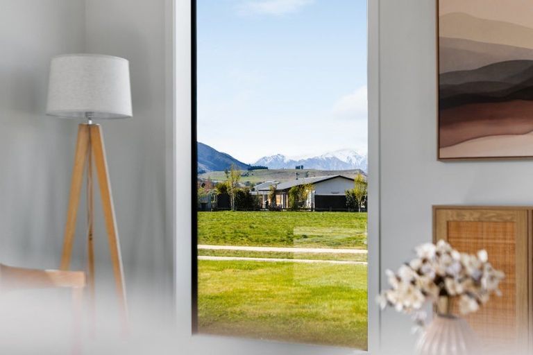 Photo of property in 3 Pepperwood Green, Albert Town, Wanaka, 9305