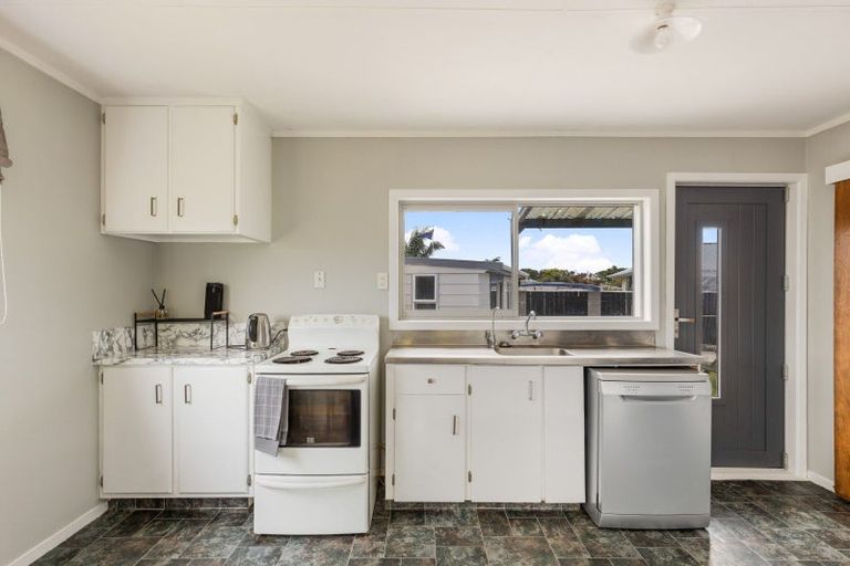 Photo of property in 9 Tawake Place, Waitara, 4320