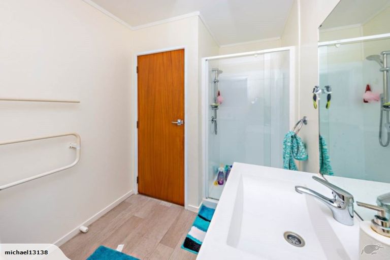 Photo of property in 1/47 Larne Avenue, Pakuranga Heights, Auckland, 2010