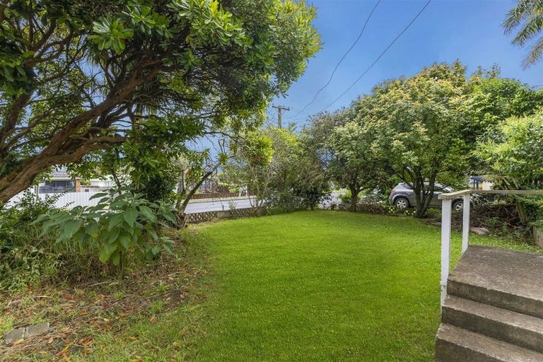 Photo of property in 106 Coxhead Road, Wattle Downs, Auckland, 2103