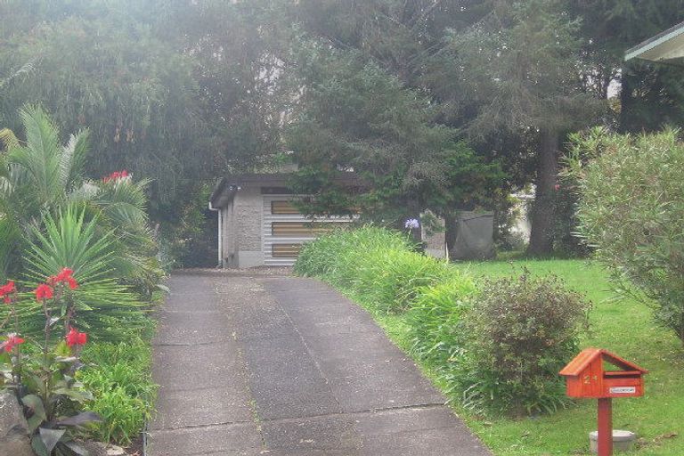 Photo of property in 23 Imatra Place, Sunnyhills, Auckland, 2010