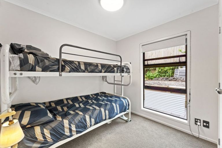 Photo of property in 7 Barnea Circle, Glen Eden, Auckland, 0602