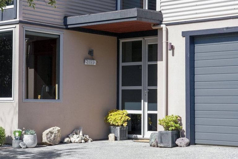 Photo of property in 32 Lorna Irene Drive, Raumati South, Paraparaumu, 5032